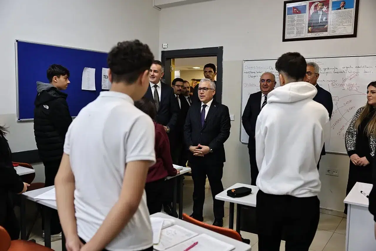 Sivas’ta öğrencilerle buluşma: Gündem Mesleki Eğitim