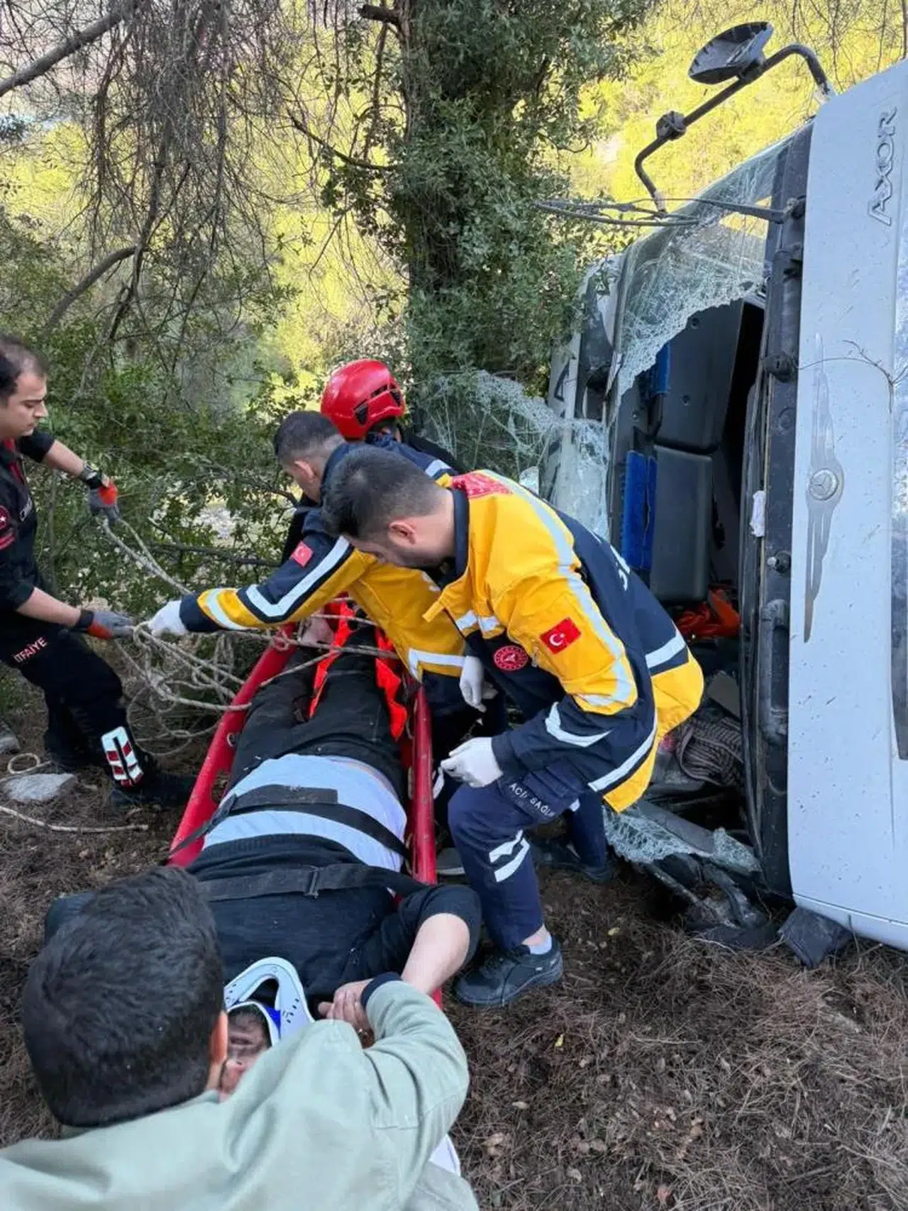 Uçuruma Yuvarlandı, Kurtarılmayı Bekledi!