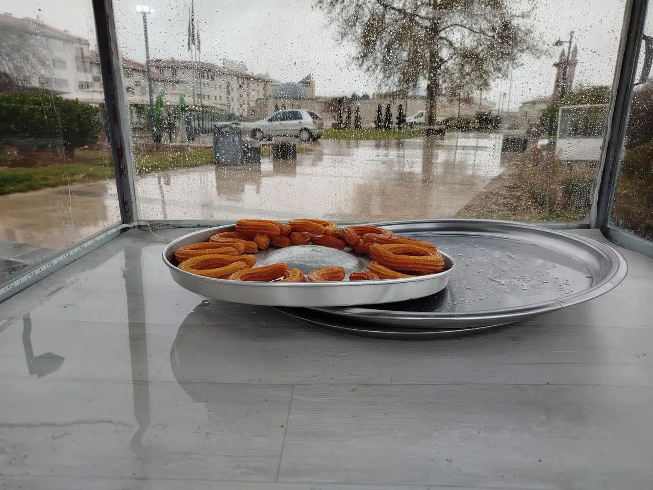 Sivas’ın Donduran Soğuğunda Halka Tatlısına Büyük İlgi!