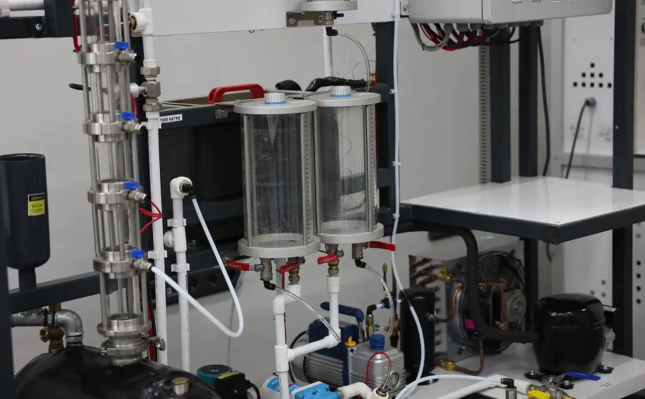 Sivas'ta o üniversite laboratuvarlarında sanayi deneyimi