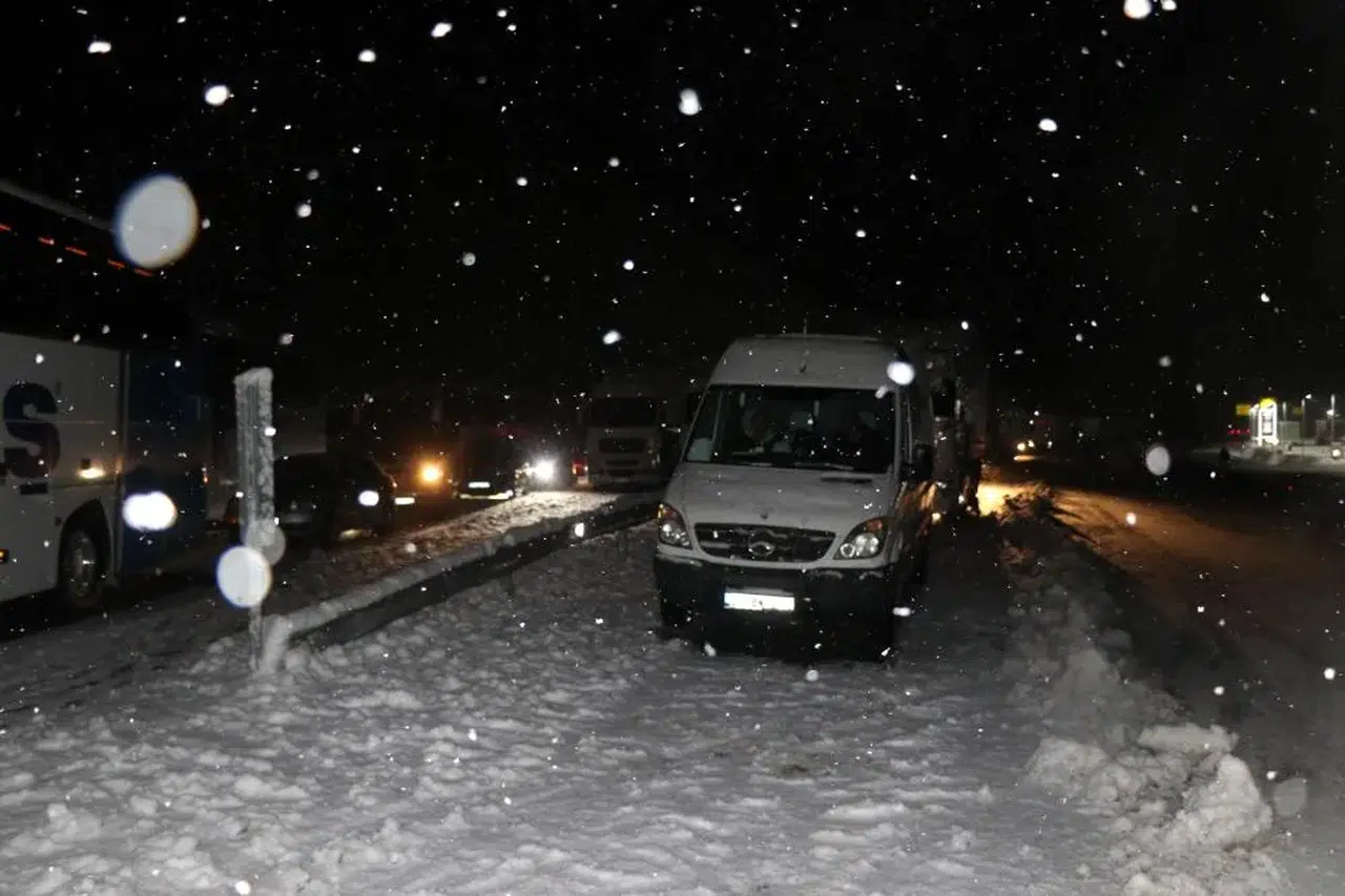 Sivas yoğun karla birlikte doğuyla irtibatı koptu!