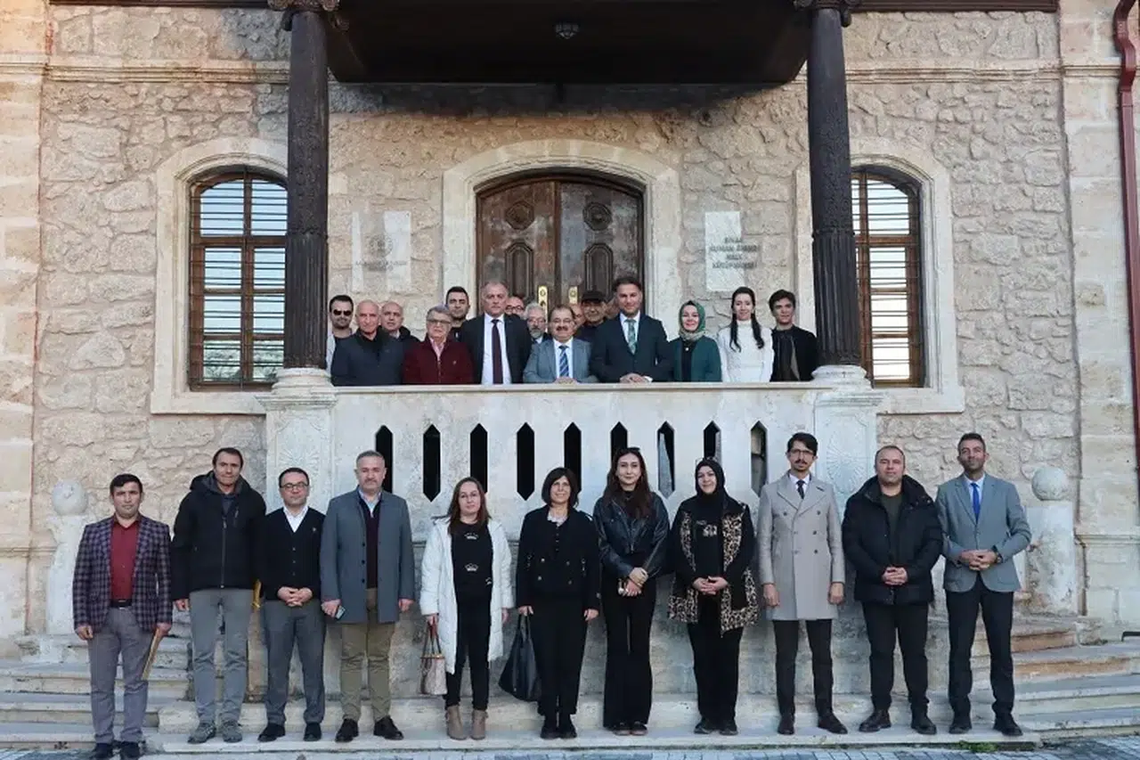 Sivas'ta Muzaffer Sarısözen ancak bu kadar güzel anılır