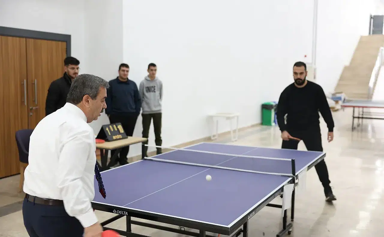 Sivas Bilim Üniversitesi'nde masa tenisi heyecanı