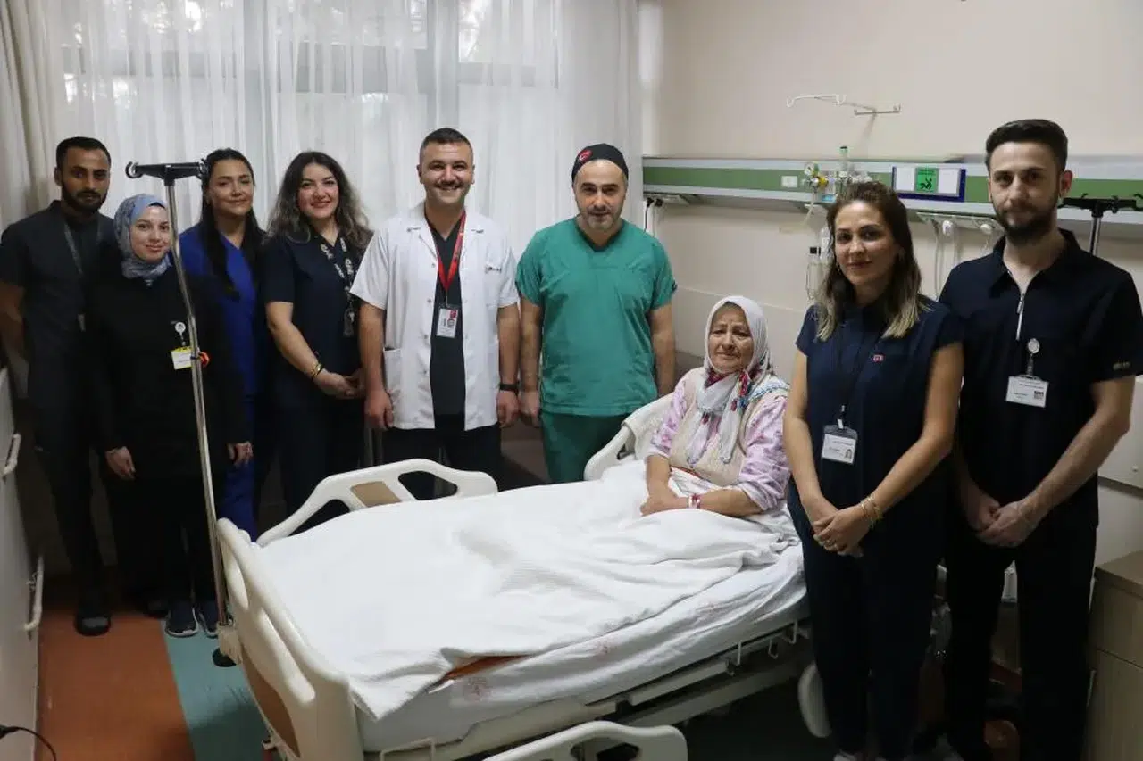 Sivas Devlet Hastanesi Üroloji Ekibi tarihe geçti