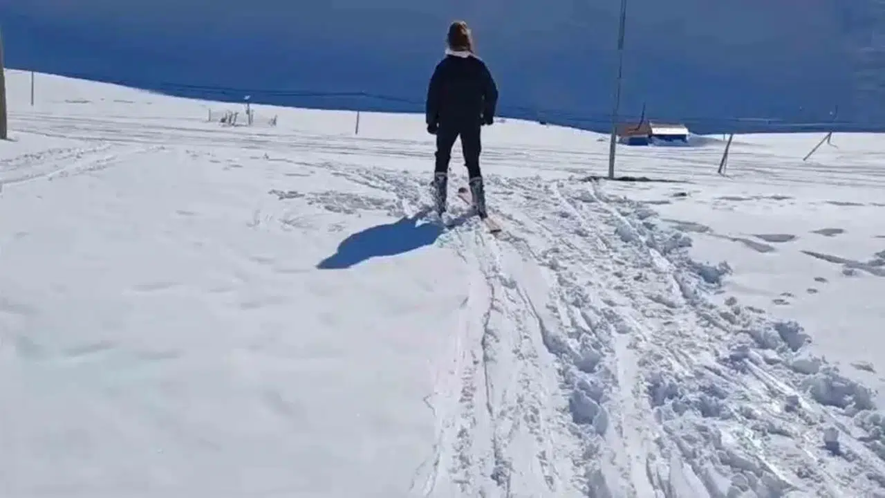 Türkiye’de Bir İlk Komşuda Gerçekleşti! Teleferiksiz Kayak Merkezi mi?