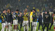 Kanarya'nın uçuşu derbide durdu: Galatasaray, Fenerbahçe'yi beraberliğe mahkum etti