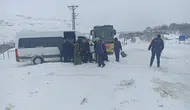 Sivas'ta Mahsur Kalan 810 Yolcu İçin Kar Esareti Sona Erdi!