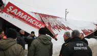 Sivas Toptan Sebze Halinde Kar Kütlelerinden Dolayı Çatılarda Çökmeler Meydana Geldi!