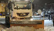 Sivas Belediyesi kar temizleme çalışmaları gece gündüz sürüyor