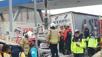 Otomobil Tırın Altına Girdi 4 Kişi Hayatını Kaybetti