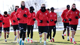 Sivasspor'da Buz Gibi Havada Sıcak Çalışma