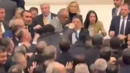 CHP’li Ulaş Karasu’nun AK Parti milletvekiline yumruk attığı anlar