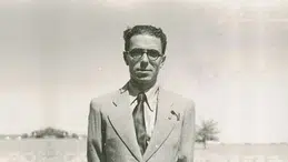 'Bayrak Şairi' Arif Nihat Asya Kimdir?