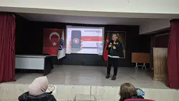 Sivas'ta Okulda En İyi Narkotik Polisi Anne Projesi anlatıldı