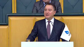 Babacan: Bir ayda 10 milyar dolardan fazla faiz ödendi