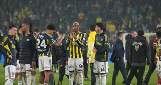 Kanarya'nın uçuşu derbide durdu: Galatasaray, Fenerbahçe'yi beraberliğe mahkum etti