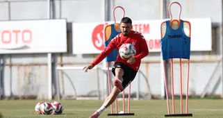 Sivasspor’da Taktik Çalışmaları Yoğunlaştı! Hedef: Aliağa FK Engelini Aşmak
