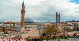 Sivas’ta yabancı nüfus yükseldi, toplam nüfus düştü