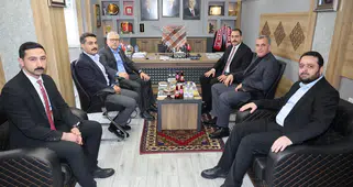 Vali Yılmaz Şimşek Ülkü Ocakları Sivas İl Başkanlığını Ziyaret Etti