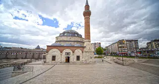 Ramazan’ın İlk Günü, Sivaslılar Sahura Saat Kaçta Kalkacak? İftar Saat Kaçta?