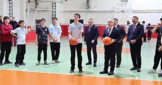 Sivas Valisi Yılmaz Şimşek Öğrencilerle Bir Araya Geldi!