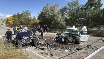 Sivas'ta Feci Kaza! İki Otomobil Çarpıştı! 1 Kişi Hayatını Kaybetti!