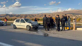 Sivas-Erzincan yolunda korkutan çarpışma: İki kişi hastanelik oldu