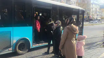 Sivas’ta Otobüs Çilesi Büyüyor! Duraklarda Bekleyiş Bitmiyor!