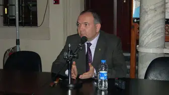 10 Bin Parçalık Dev Hazine! Sivaslı Kültür Adamından Alkışlanacak Hareket!