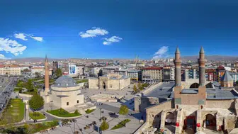 Sivas'ta Güneşe Aldanıp Çıkanlar Akşam Büyük Şok Yaşayabilir!