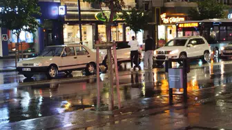 İstasyon Caddesi'nde Maddi Hasarlı Kaza! İşte O Anlar