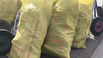 Kış Kapıda! Sivas'ın Sokakları Torba Torba Odunlarla Doldu