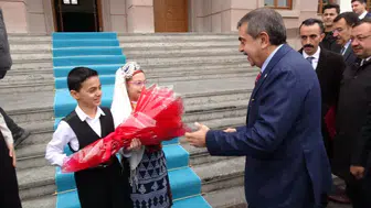 Bakan Tekin, Deprem Bölgesi Malatya'da Kritik İncelemelere Başladı