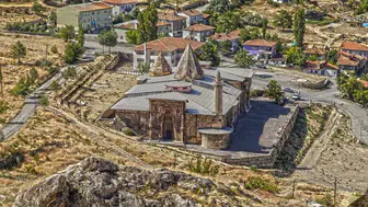 Sivas'ta Dünyanın Hayran Kaldığı Eser 2025’te Ziyaretçi Akınına Uğradı