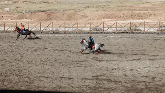 Toz Duman Birbirine Karışıyor! At Sırtındaki Savaşçılar Geri Döndü!