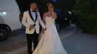 Düğünde Söyledikleri Şarkı Sosyal Medyayı Salladı 300 Bin Liralık Şok Dava Geldi !