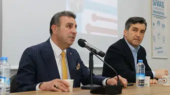 Sivas’ta Öğrencilere Demirgil'den Geleceği Şekillendirecek Tavsiyeler