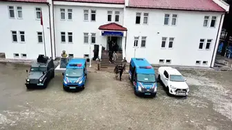 Sivas’ta Jandarma Durdurdu: Minibüsten 10 Yabancı Çıktı