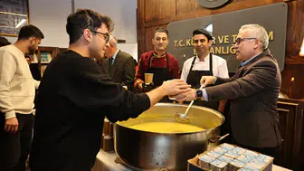 Sivas'ta Ders Çalışan Öğrencilere Valilikten Sıcak Destek