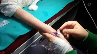 200 Farklı Virüs Kapıda Bekliyor! Anne Babalar Dikkat: Okuldan Eve Taşınan O Riskle Nasıl Baş Edilir?