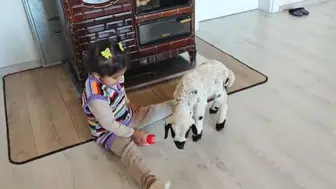 Annesi Reddetti, Ezo Sahiplendi: Bu Hikâye Herkesi Gülümsetti