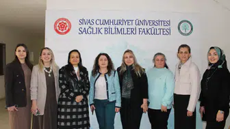Sivas Cumhuriyet'te Ebelik Öğrencilerinden Heyecan Dolu Turnuva