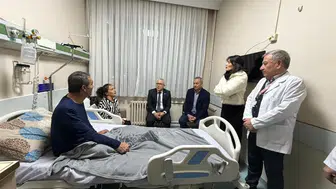 Sivas Valisi ve Başkanı'ndan hasta ziyaretiyle verilen moral