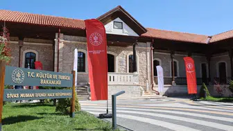 Sivas’ta Gençlerle “Türkçe’nin Ritmi” Buluşması