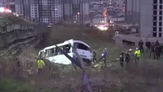 Feci Kaza Servis Minibüsü Şarampole Yuvarlandı, 2 Ölü 9 Yaralı
