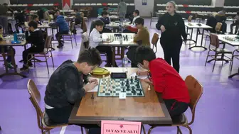 Sivas'ta Taha Akgül Spor Salonu’nda Satranç Mücadelesi