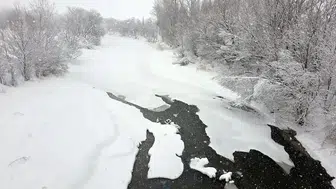 Sivas'ta Kızılırmak Dondu, 1 Metreyi Aşan Buz Sarkıtlar Oluştu