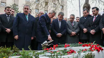 BBP'nin 33. Kuruluş Yıl Dönümünde Şehit Lider Muhsin Yazıcıoğlu'nun Kabri Ziyaret Edildi!