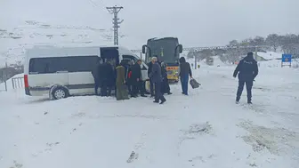 Sivas'ta Mahsur Kalan 810 Yolcu İçin Kar Esareti Sona Erdi!