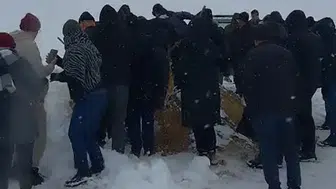 Sivas'ta Bir Cenaze Kar Nedeniyle 5 Saatte Defnedilebildi!